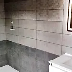 Papillon 6 A14 Personnes - Jacuzzi *