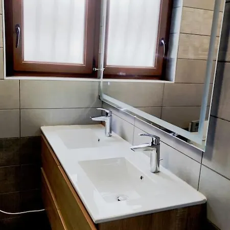 Papillon 6 A14 Personnes - Jacuzzi * 제라르메르