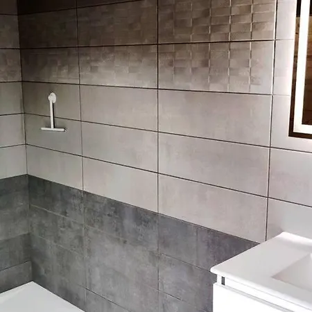 Papillon 6 A14 Personnes - Jacuzzi *