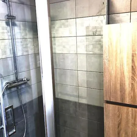 Papillon 6 A14 Personnes - Jacuzzi 제라르메르