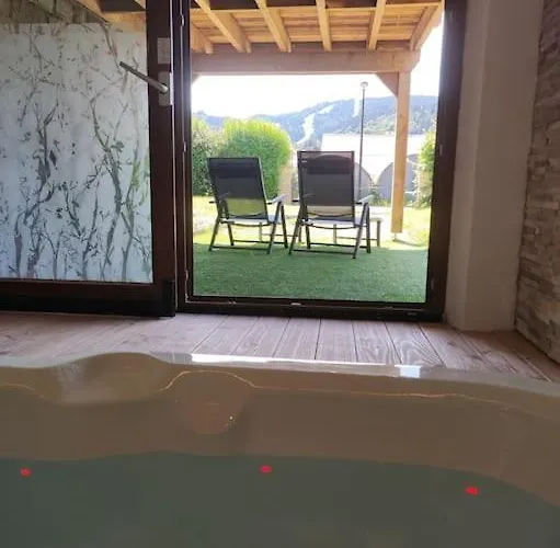 Papillon 6 à14 Personnes - Jacuzzi Gérardmer