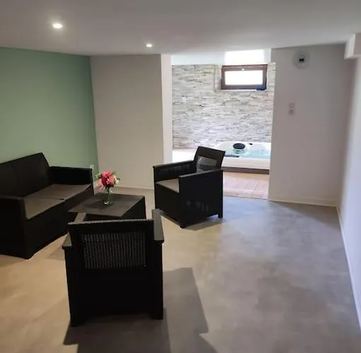 Papillon 6 à14 Personnes - Jacuzzi Hébergement de vacances